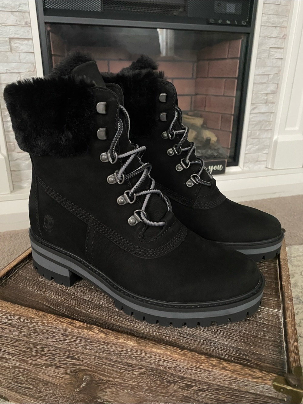 NEW! Timberland Black Faux-Fur Collar Women's Winter Lace-Up Boots